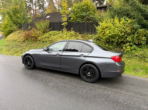 BMW 320I 2013 photo 4