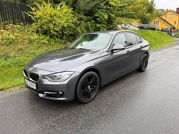 BMW 320I 2013 photo 2