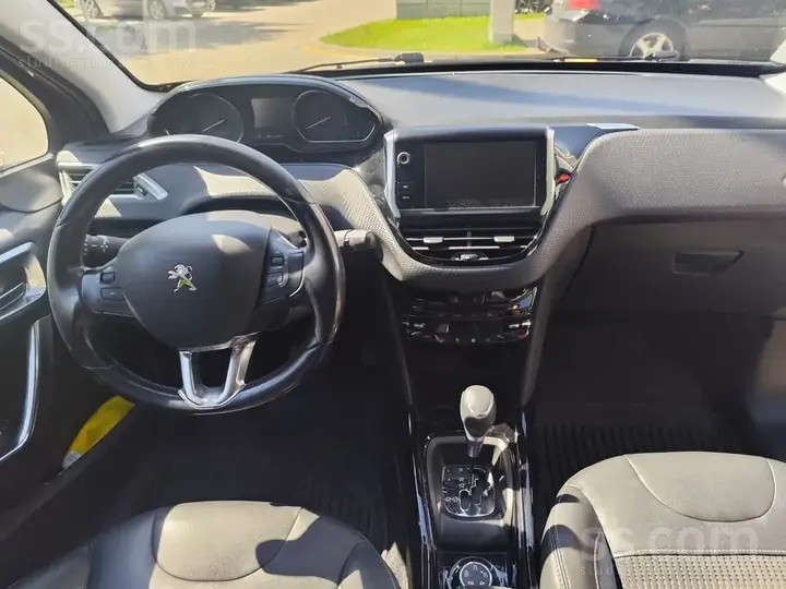 Peugeot 2008 2016 photo 5