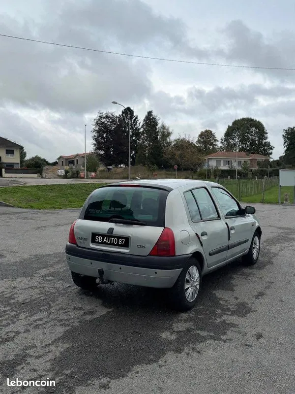 Renault Clio 2000 photo 5