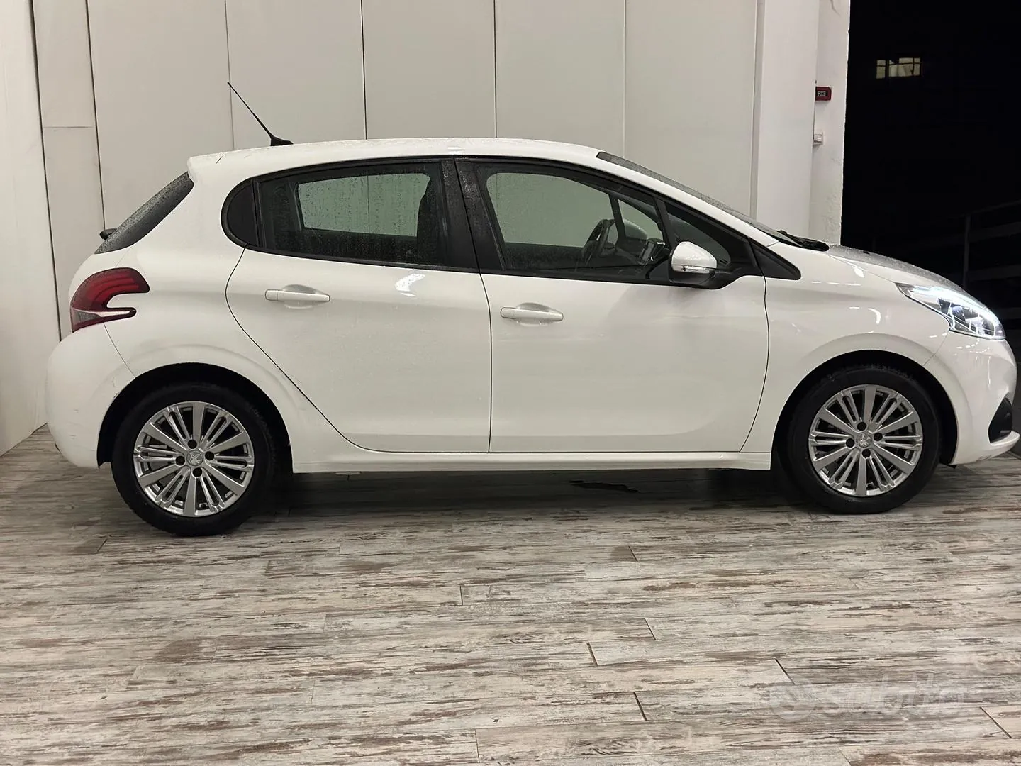 Peugeot 208 2019 photo 3