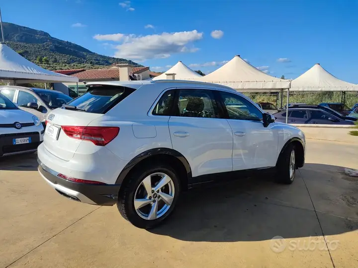 Audi Q3 2021 photo 2