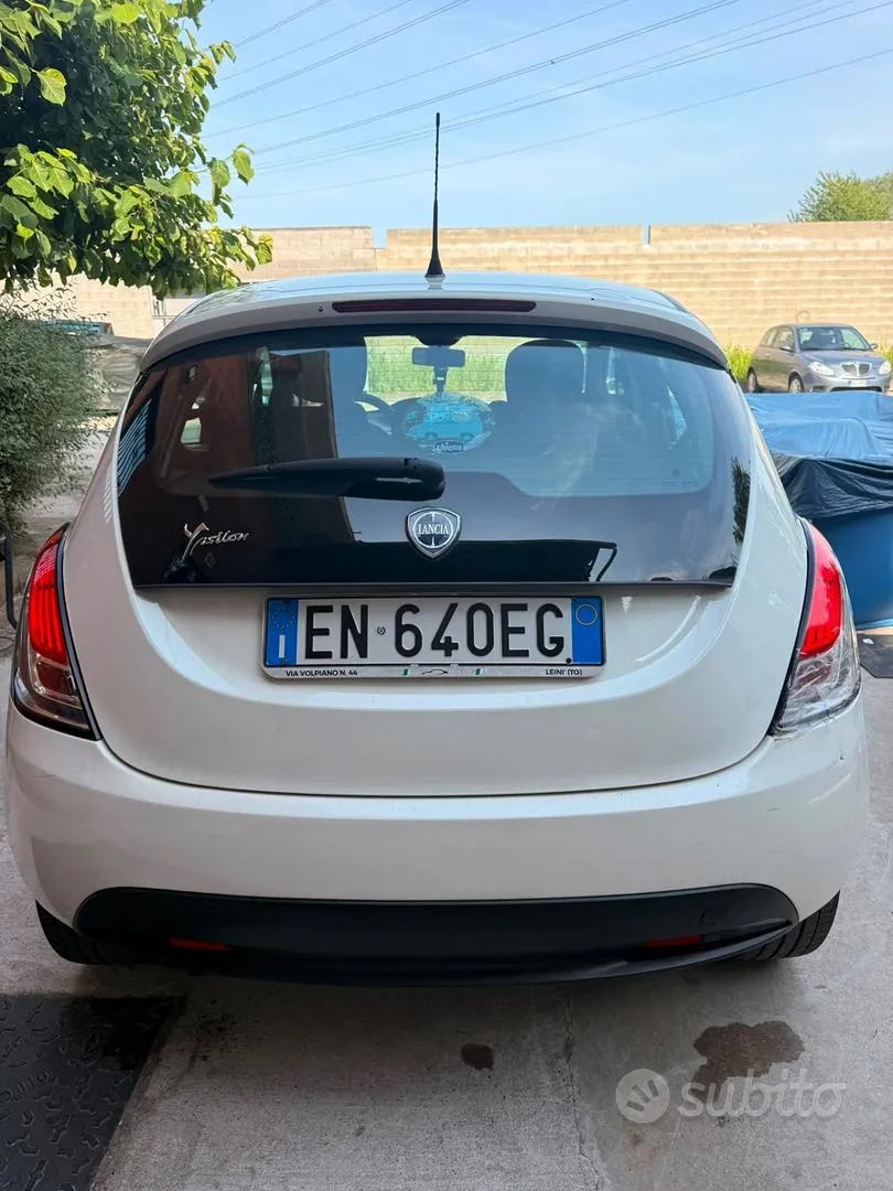 Lancia Ypsilon 2012 photo 3