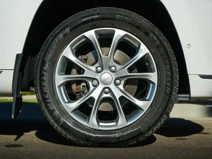 Jeep Grand Cherokee 2021 photo 3