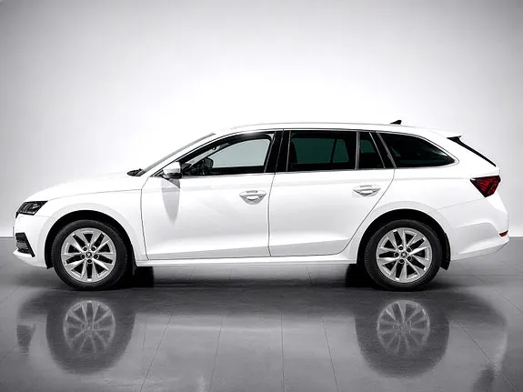 Skoda Octavia 2023 photo 4