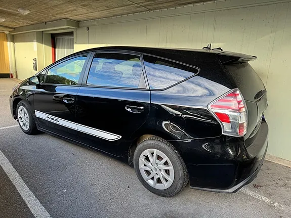 Toyota Prius 2015 photo 3