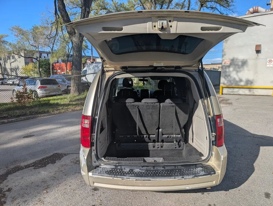Dodge Grand Caravan 2010 photo 4