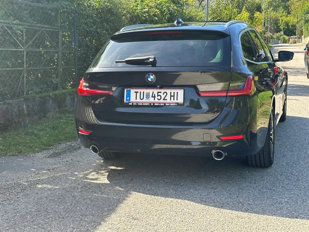 BMW 3 Series 2020 photo 3
