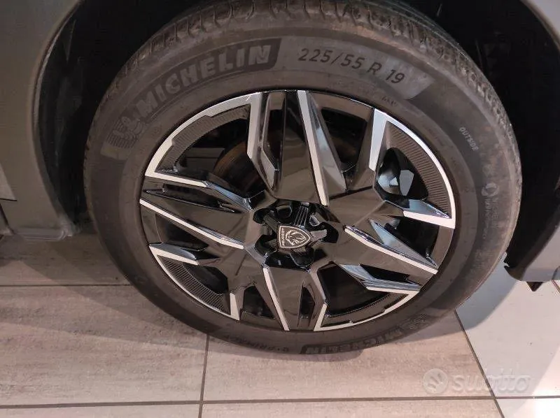 Peugeot 5008 2025 photo 4