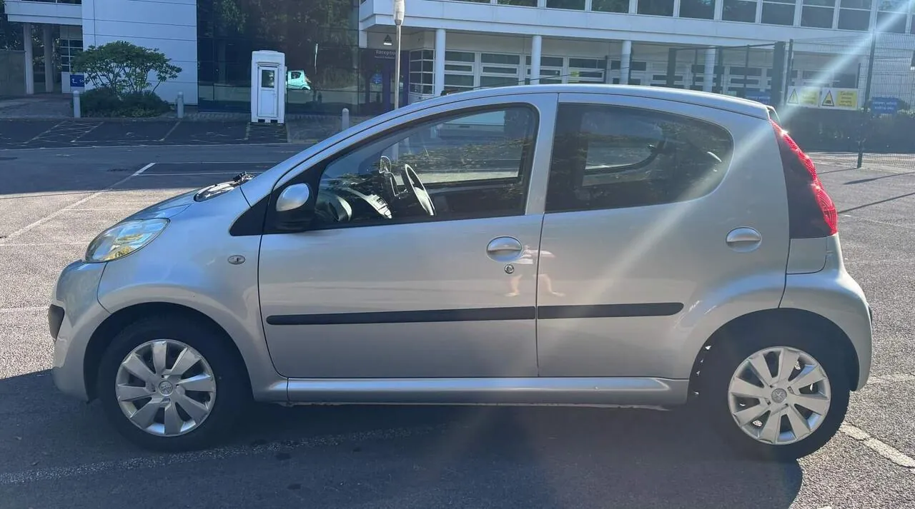 Peugeot 107 2013 photo 4