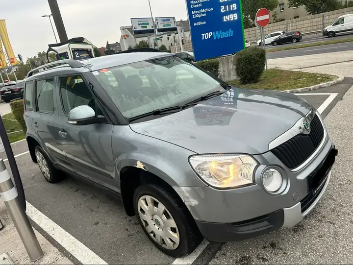 Skoda Yeti 2012 photo 2
