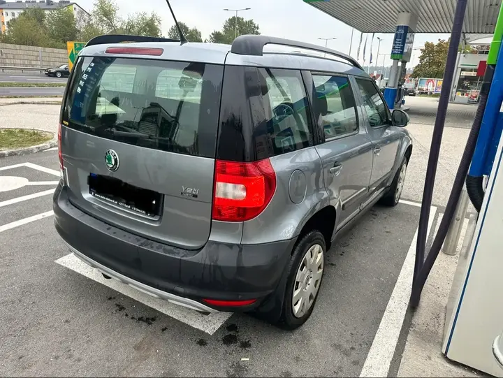 Skoda Yeti 2012 photo 3