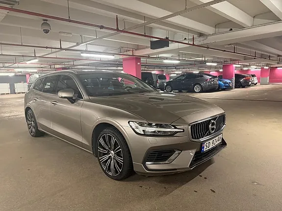Volvo V60 2019 photo 2