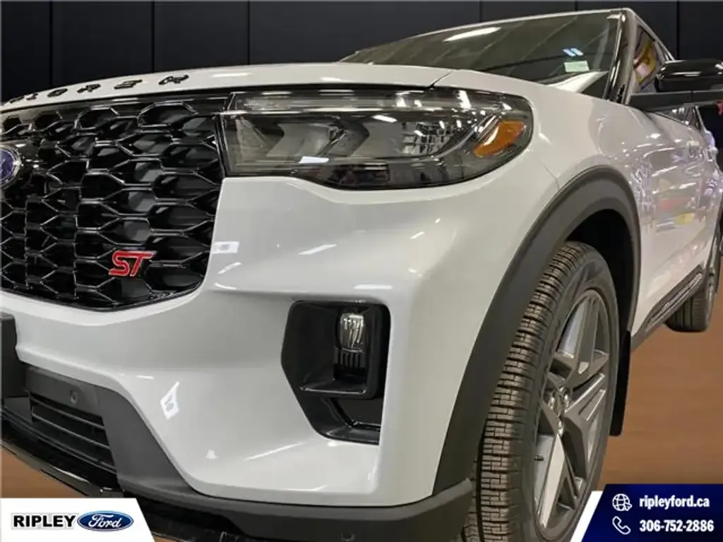 Ford Explorer 2026 photo 2