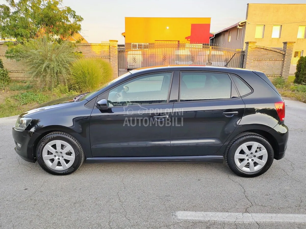 Volkswagen Polo 2010 photo 2