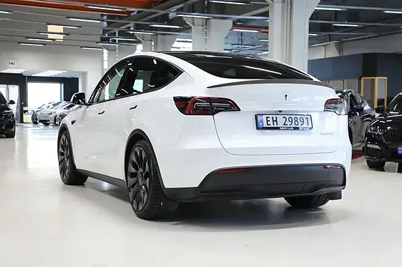 Tesla Model Y 2023 photo 5