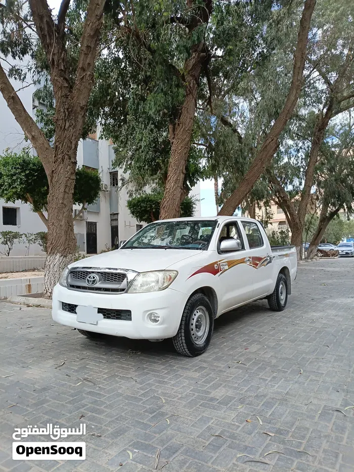 Toyota Hilux 2010 photo 4