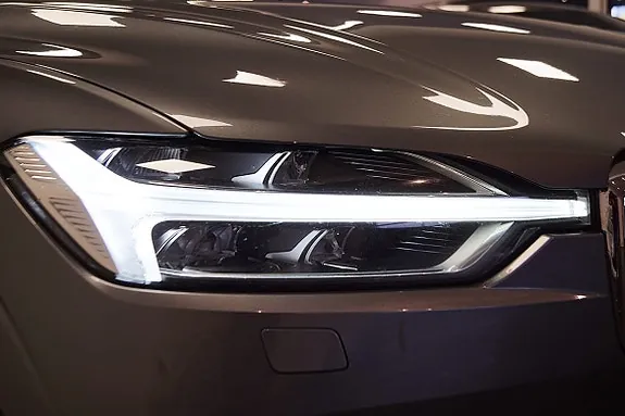 Volvo Xc60 2019 photo 2