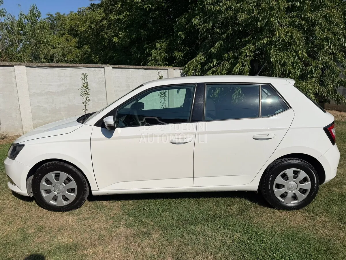 Skoda Fabia 2016 photo 3