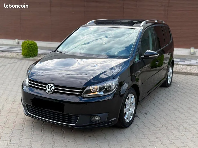 Volkswagen Touran 2012 photo 3
