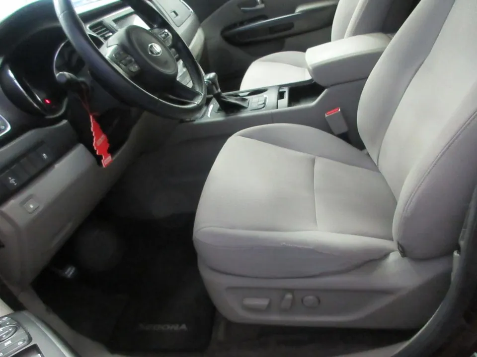 Kia Sedona 2017 photo 5