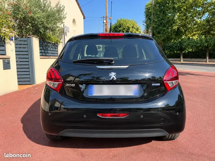 Peugeot 208 2016 photo 2