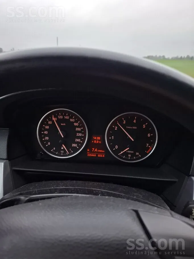BMW 520 2009 photo 2