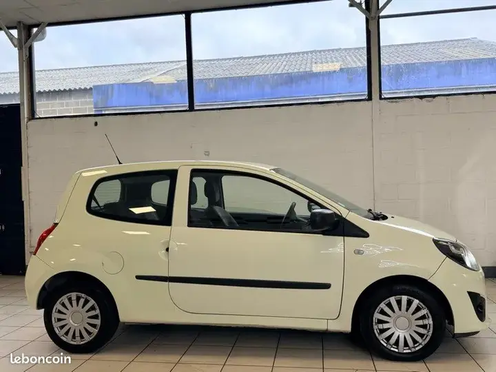 Renault Twingo 2011 photo 2