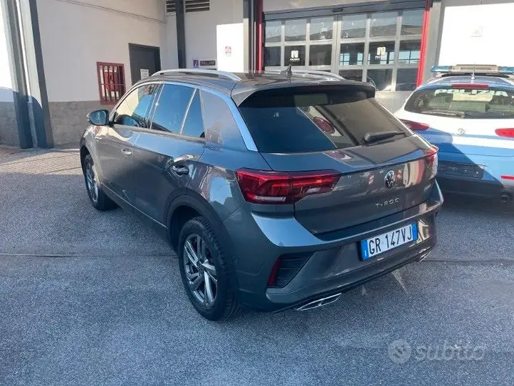 Volkswagen T-Roc 2023 photo 2