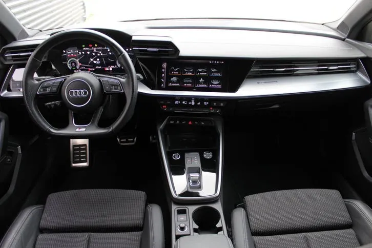 Audi A3 2023 photo 2