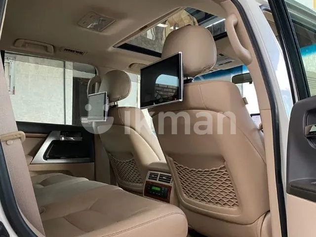 Toyota Land Cruiser Sahara 2015 photo 2