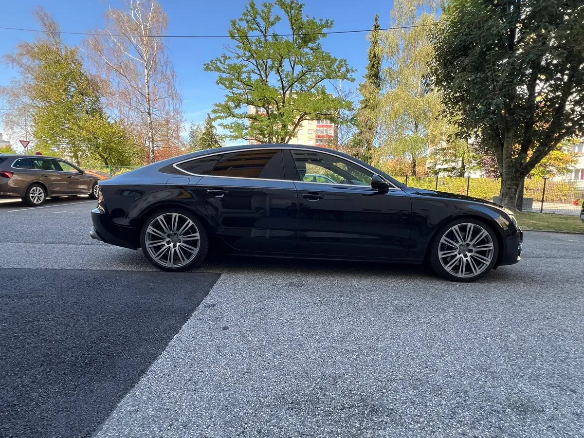 Audi A7 2011 photo 2