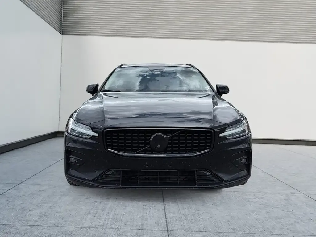 Volvo V60 2023 photo 2