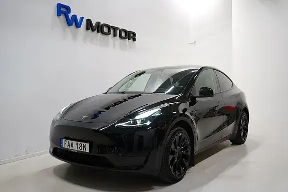 Tesla Model Y 2025 photo 2