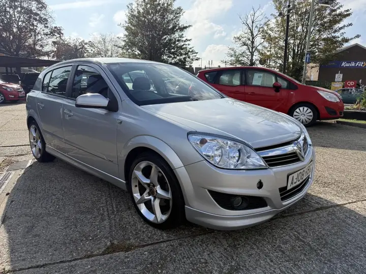 Vauxhall Astra 2008 photo 5