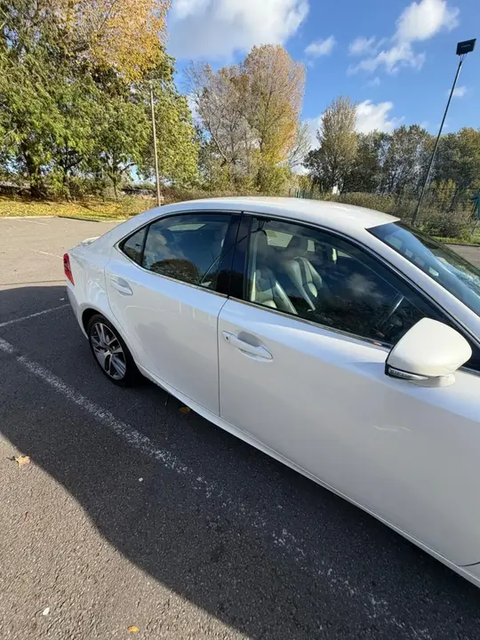 Lexus Is 2018 photo 5