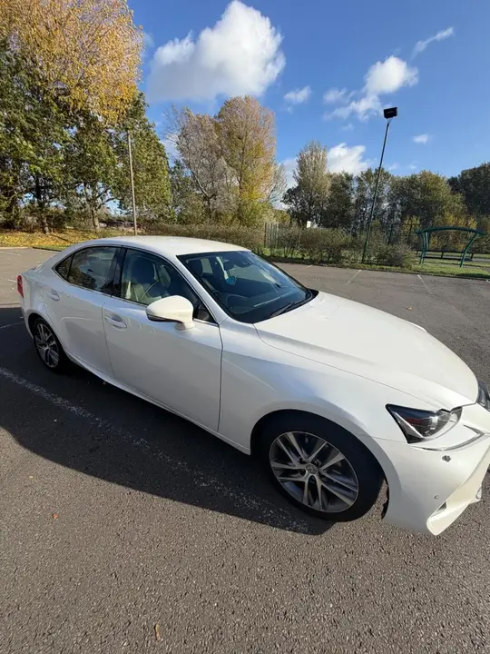 Lexus Is 2018 photo 4
