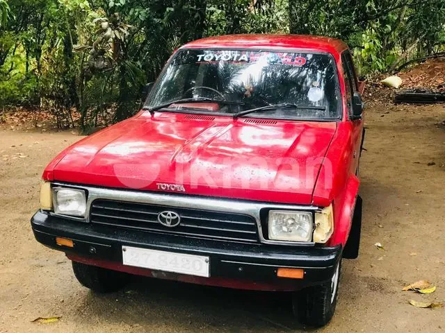 Toyota Hilux 1980 photo 2