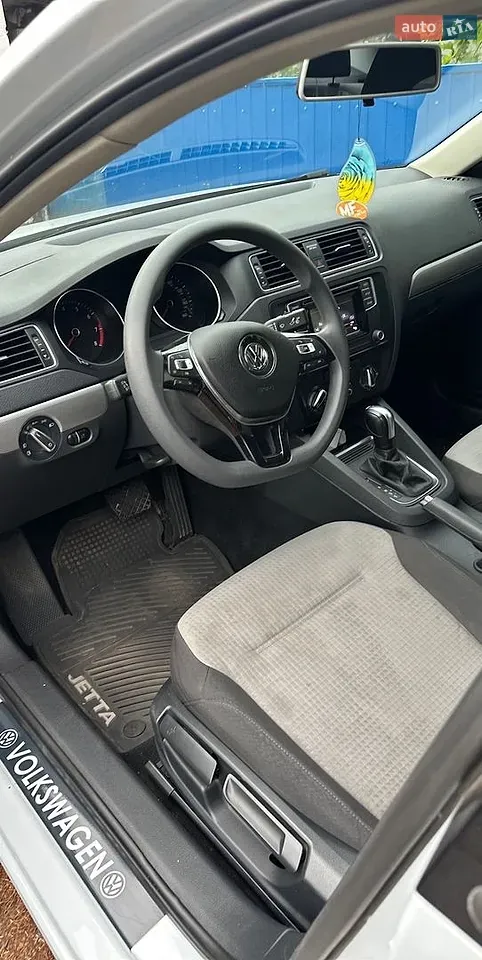 Volkswagen Jetta 2016 photo 2