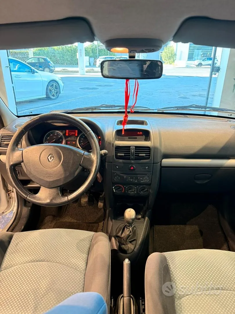 Renault Clio 2006 photo 5
