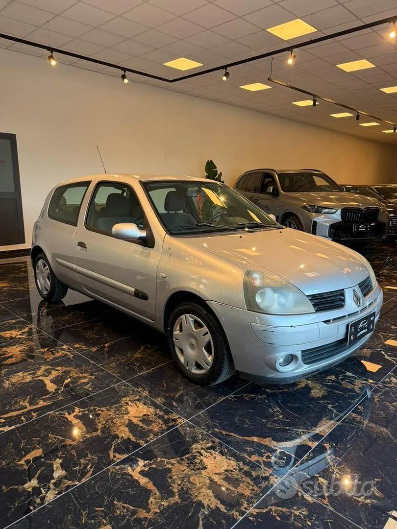Renault Clio 2006 photo 3