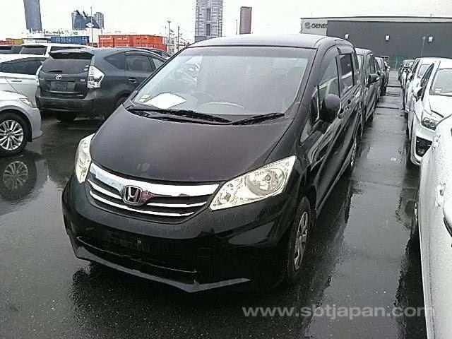 Honda Freed 2012 photo 2