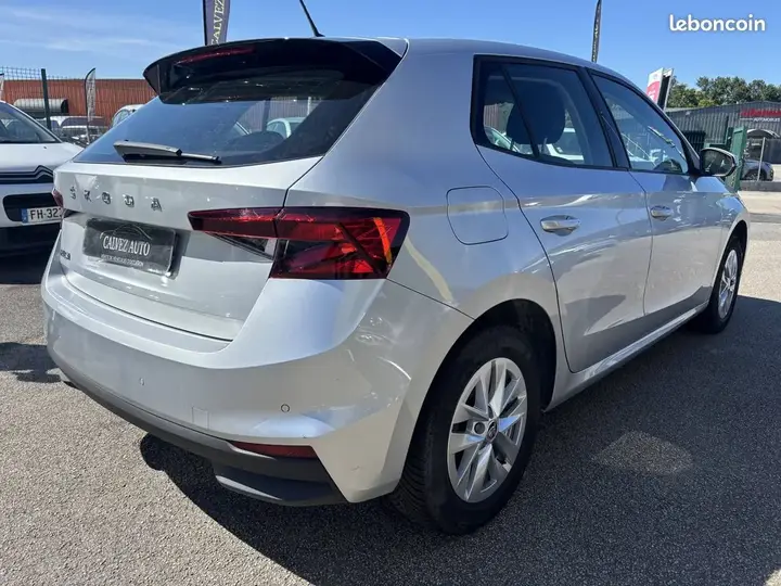 Skoda Fabia 2023 photo 3