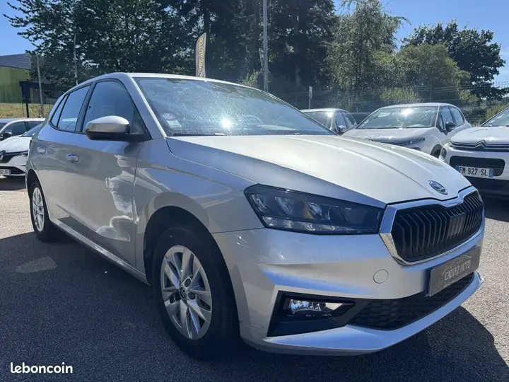 Skoda Fabia 2023 photo 2