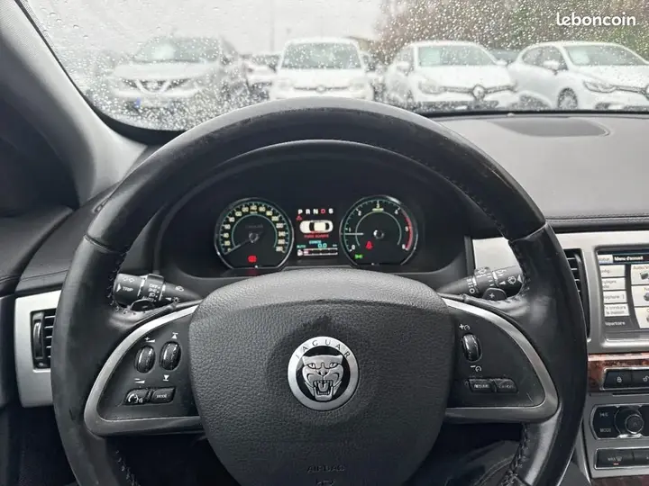 Jaguar Xf 2011 photo 5