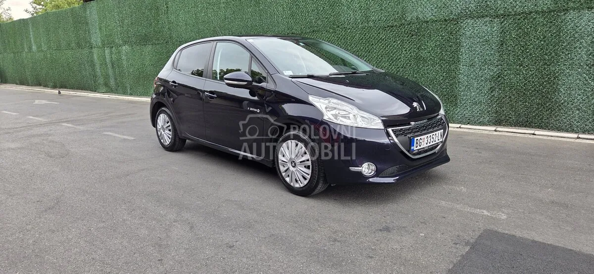 Peugeot 208 2014 photo 2
