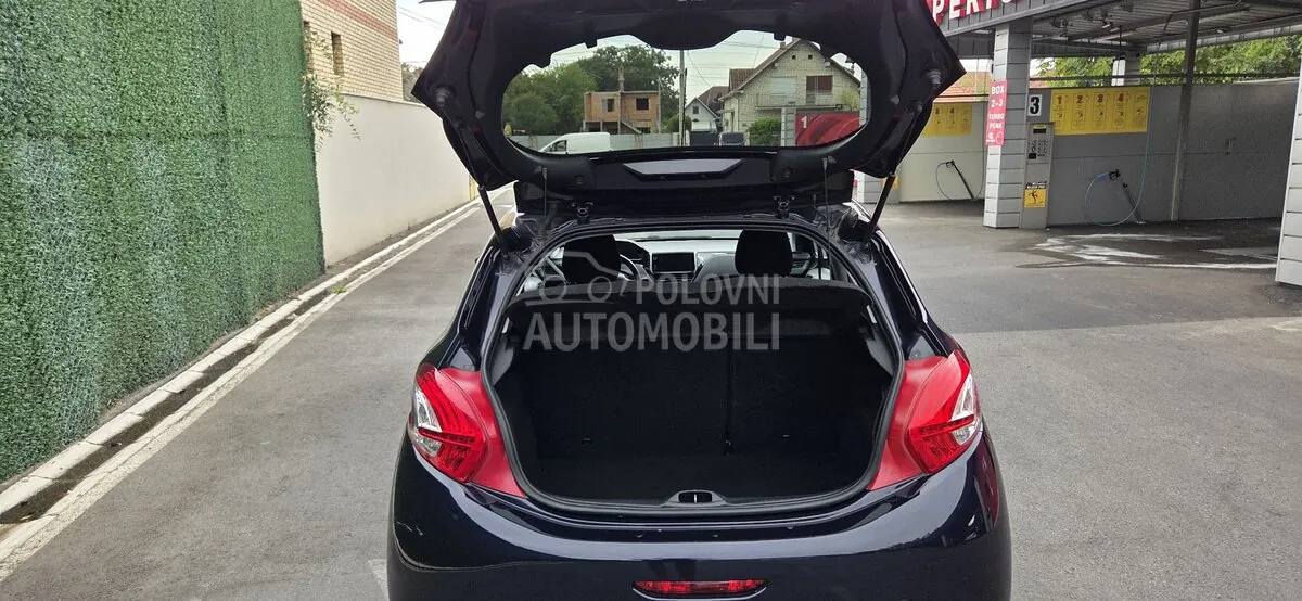 Peugeot 208 2014 photo 5