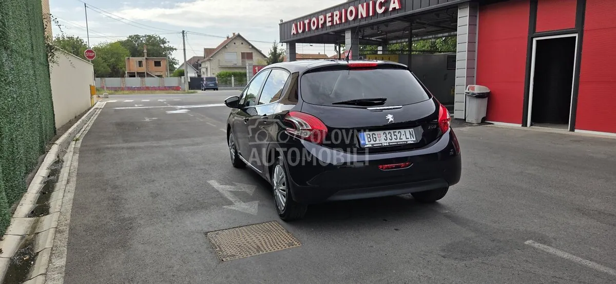 Peugeot 208 2014 photo 4