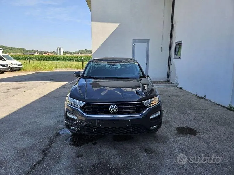 Volkswagen T-Roc 2021 photo 2