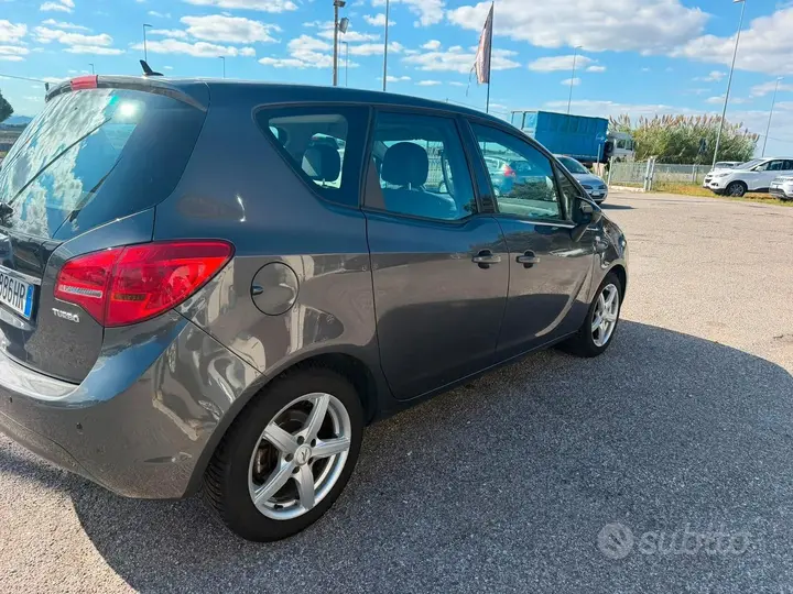 Opel Meriva 2011 photo 4